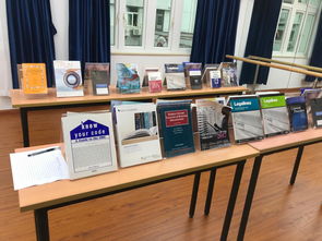 法學(xué)院與軟件學(xué)院聯(lián)合舉辦外文原版圖書展，助力學(xué)術(shù)資源國際化